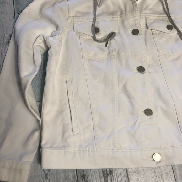 NEW! BLANKNYC White Denim Jacket With DetachableHood Size Small - Picture 15 of 17